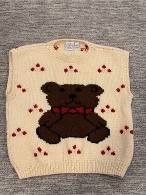 Vintage J.G. Hook Hand Knit 100% Wool Bear Sweater Vest Size S Cream